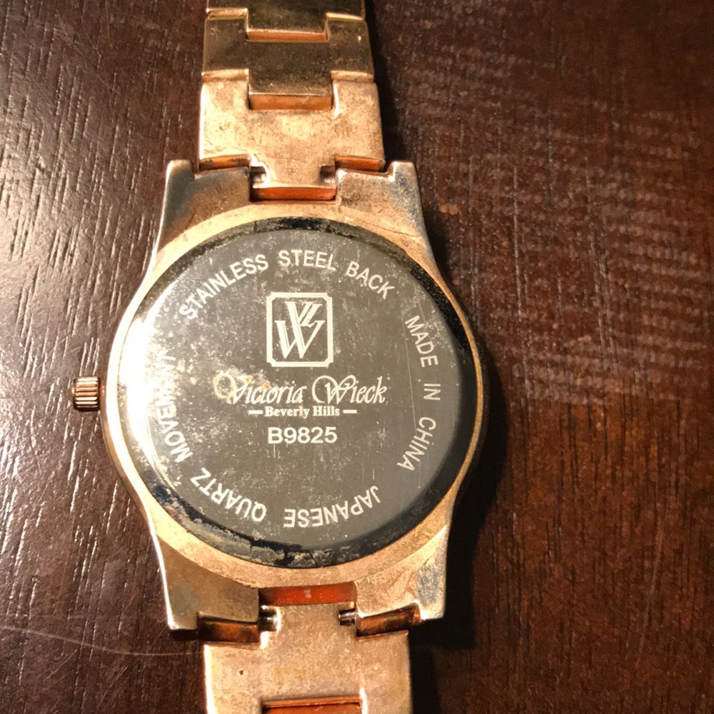 Victoria Watch - Picture 5 of 11